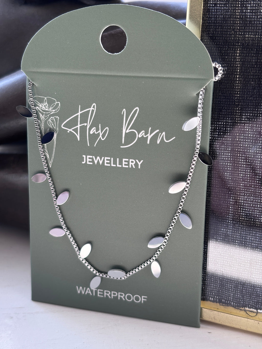 Flax Barn Silver Tarnish Resistant Alternating Leaf Necklace